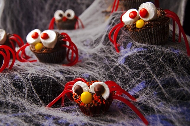 Halloween Spider Cupcakes | 2Teaspoons.com