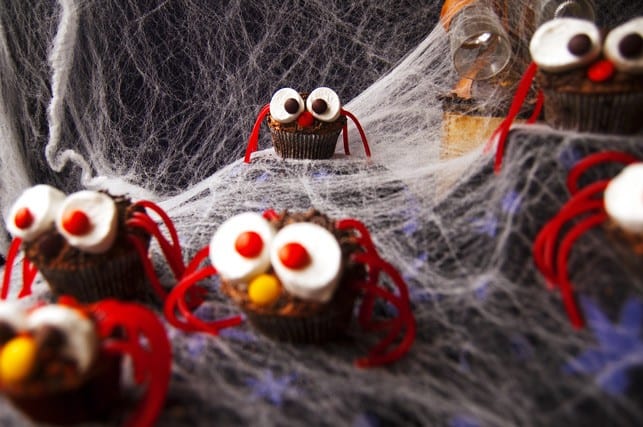 Halloween Spider Cupcakes | 2Teaspoons.com