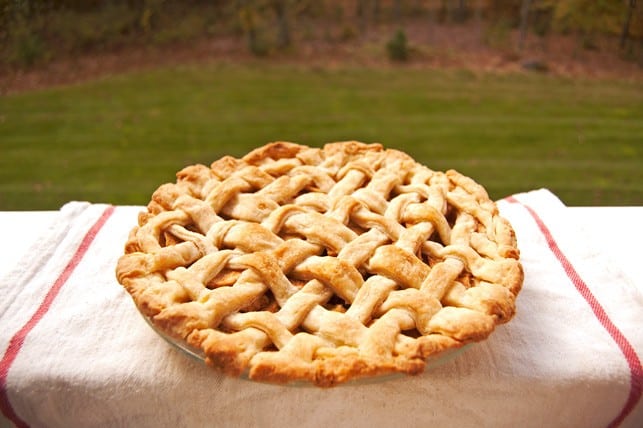 Homemade Apple Pie | 2Teaspoons