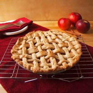 Homemade Apple Pie | 2Teaspoons