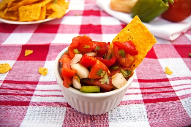 Cowboy Burger Sliders with Fresh Salsa - 2Teaspoons