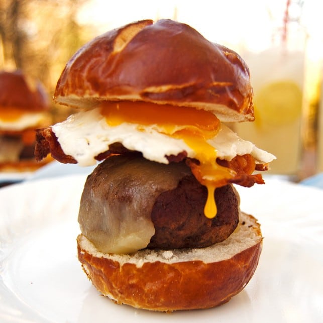 Cowboy Burger Sliders with Fresh Salsa - 2Teaspoons