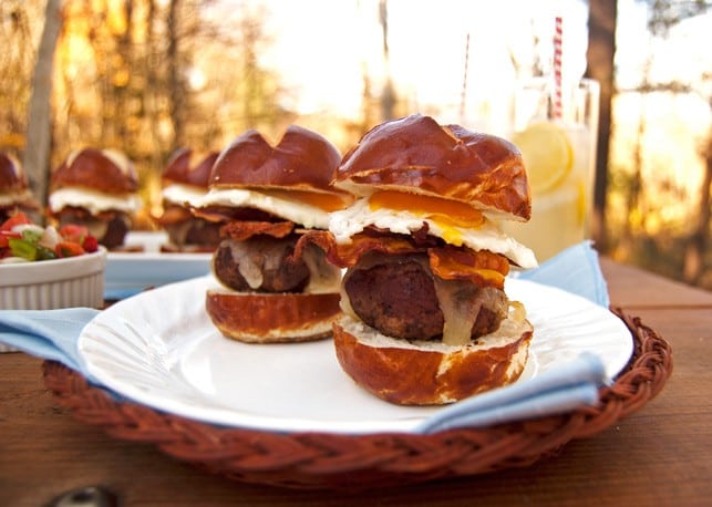 Cowboy Burger Sliders with Fresh Salsa - 2Teaspoons