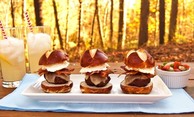 Cowboy Burger Sliders with Fresh Salsa - 2Teaspoons