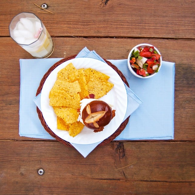 Cowboy Burger Sliders with Fresh Salsa - 2Teaspoons