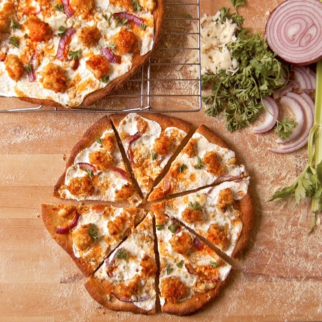 healthy buffalo chicken pizza