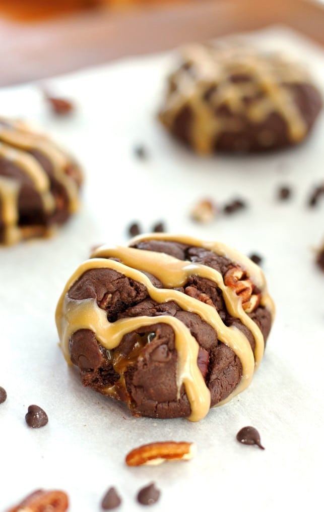 Chewy Chocolate Turtle Cookies - 2Teaspoons