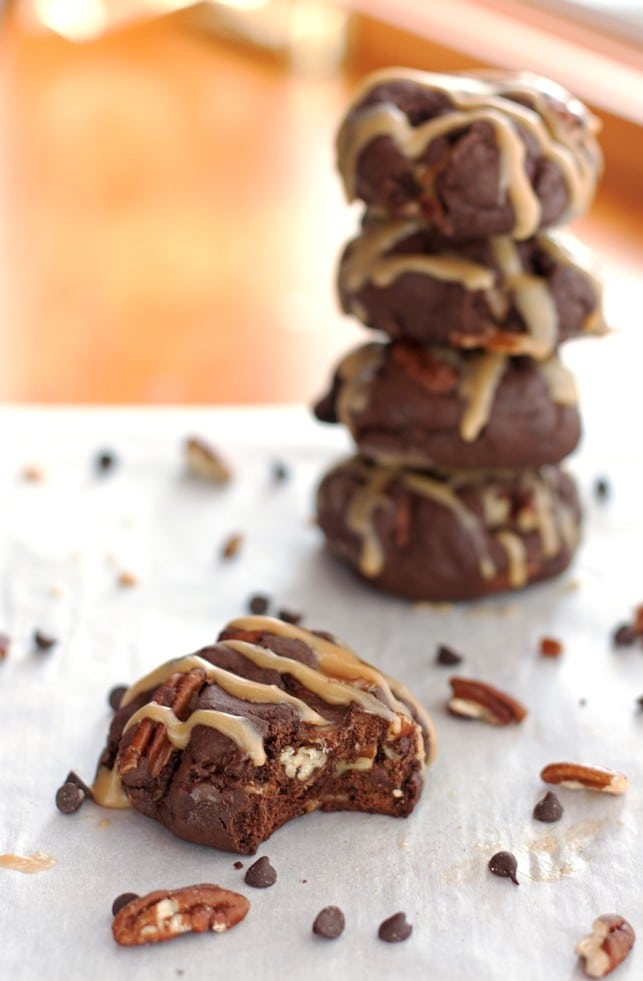 Chewy Chocolate Turtle Cookies - 2Teaspoons