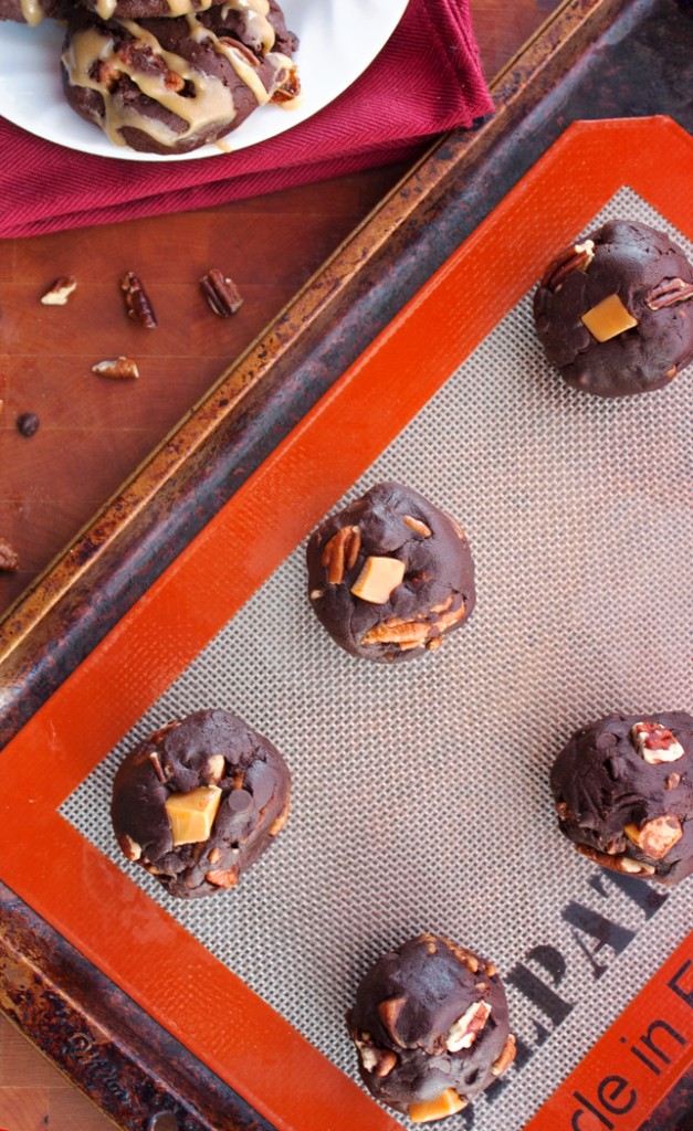 Chewy Chocolate Turtle Cookies - 2Teaspoons