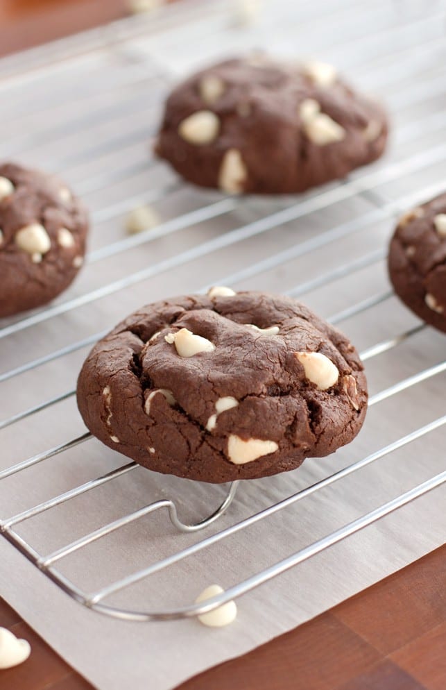 Chewy Chocolate Brownie Cookies - 2Teaspoons