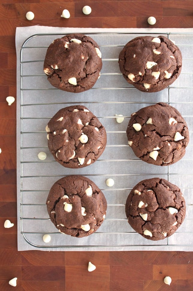 Chewy Chocolate Brownie Cookies - 2Teaspoons