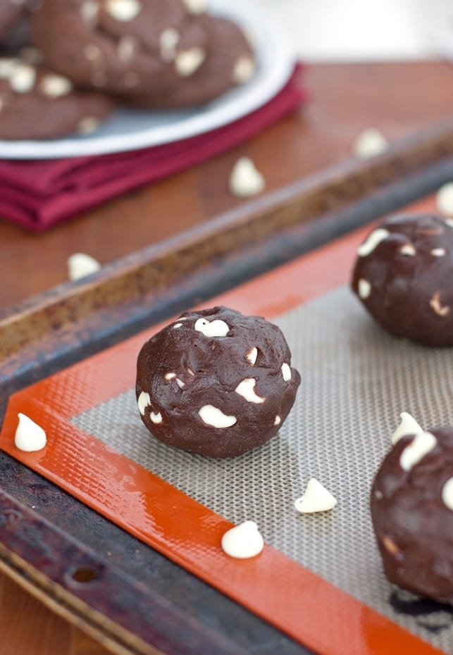 Chewy Chocolate Brownie Cookies - 2Teaspoons