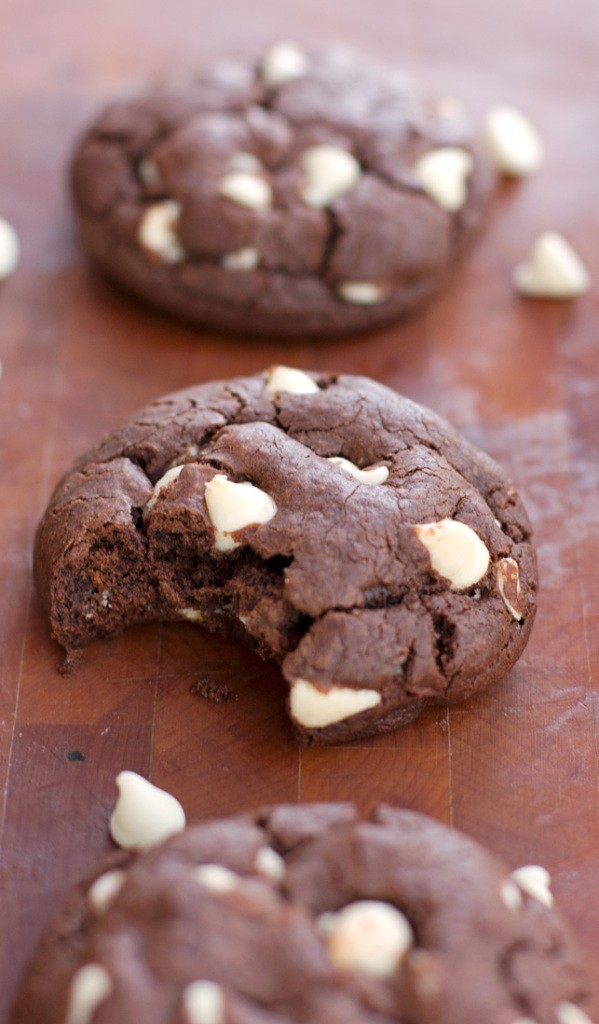 Chewy Chocolate Brownie Cookies - 2Teaspoons