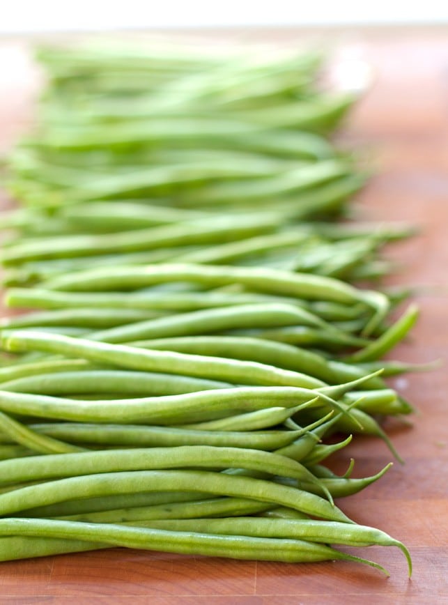 Lemon Garlic Green Beans with Toasted Pine Nuts - 2Teaspoons