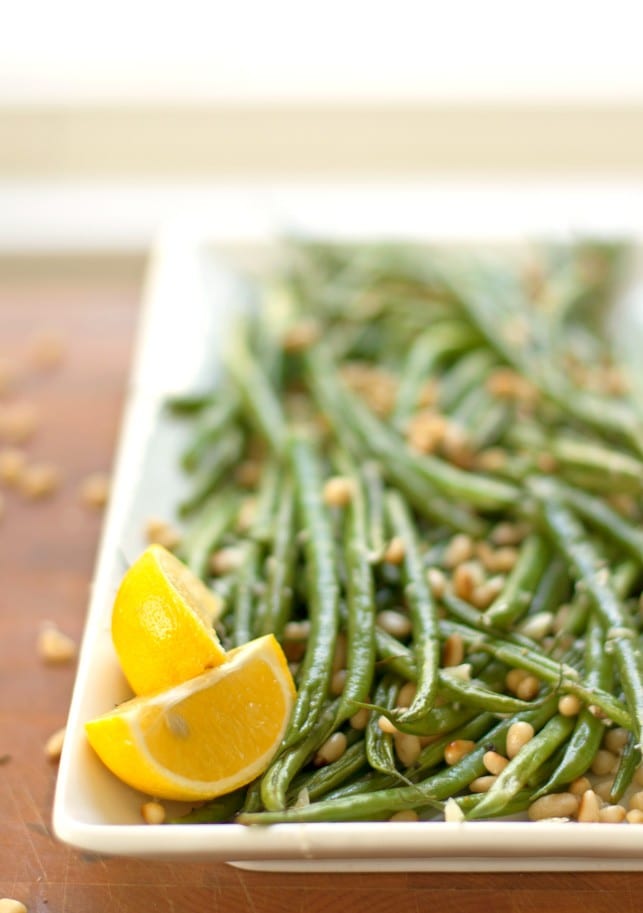 lemon garlic green beans with toasted pine nuts