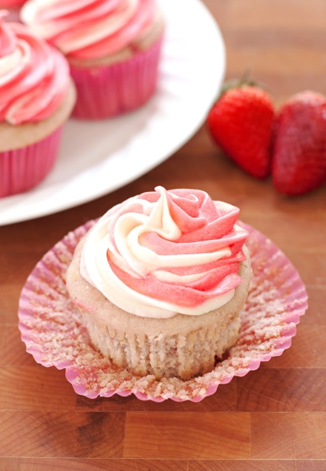 Strawberry Cheesecake Cupcakes - 2Teaspoons