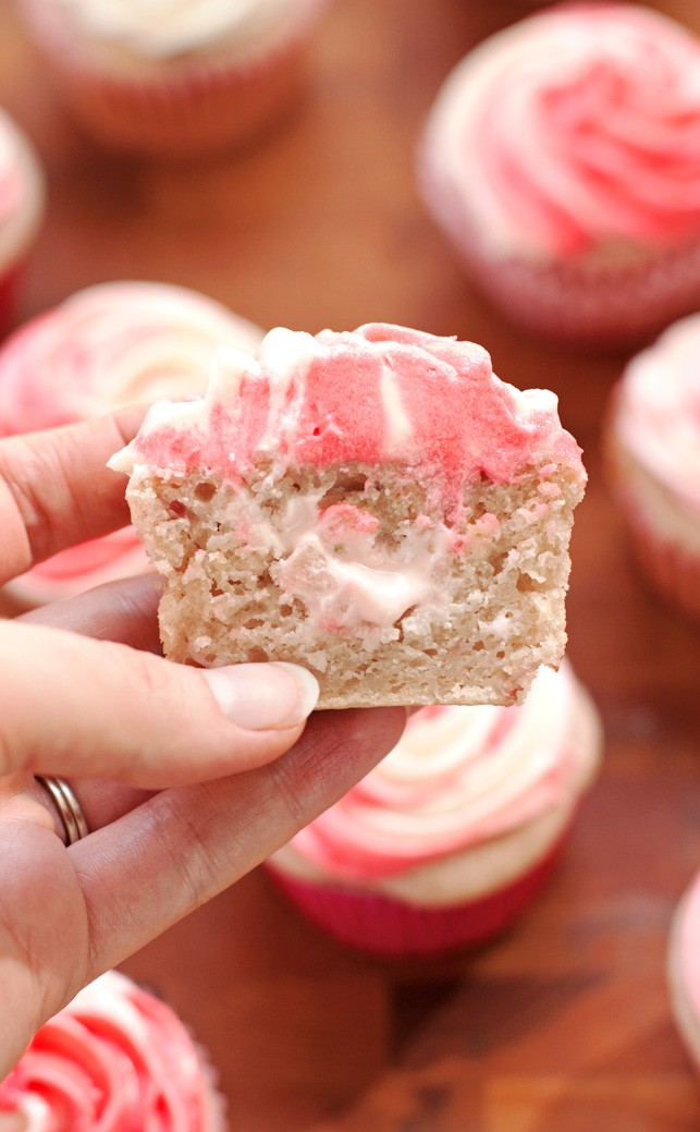 Strawberry Cheesecake Cupcakes - 2Teaspoons
