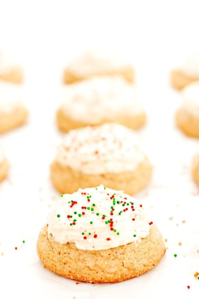 rows and rows of eggnog cookies